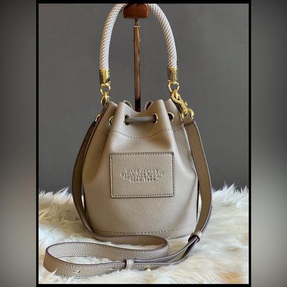 Marc Jacobs The Leather Bucket Bag - Picture 7 of 15